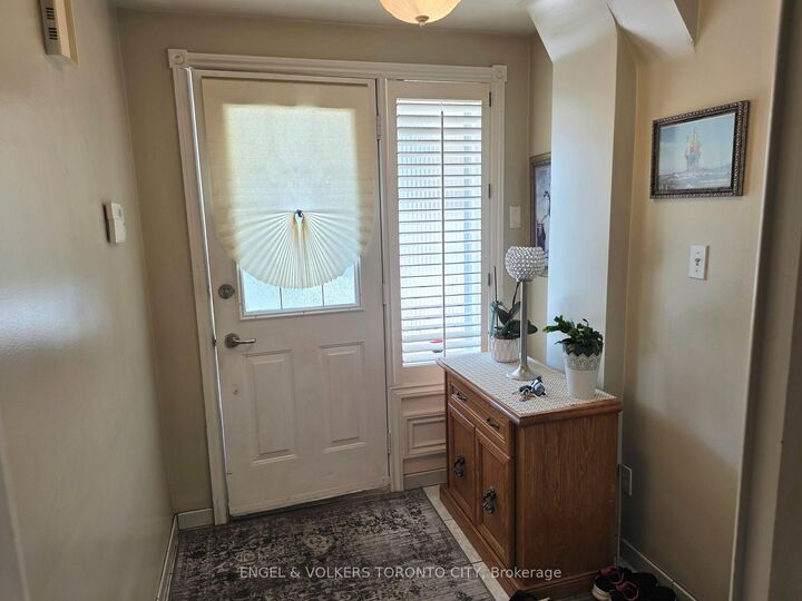 Property Photo:  130 Shoreham Drive Lower  ON M3N 1S9 