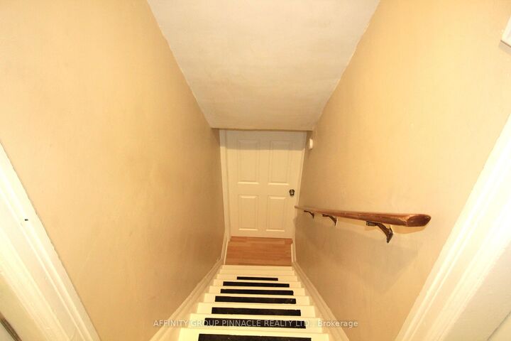 Photo de la propriété:  31 Francis Street  ON K9V 3R8 