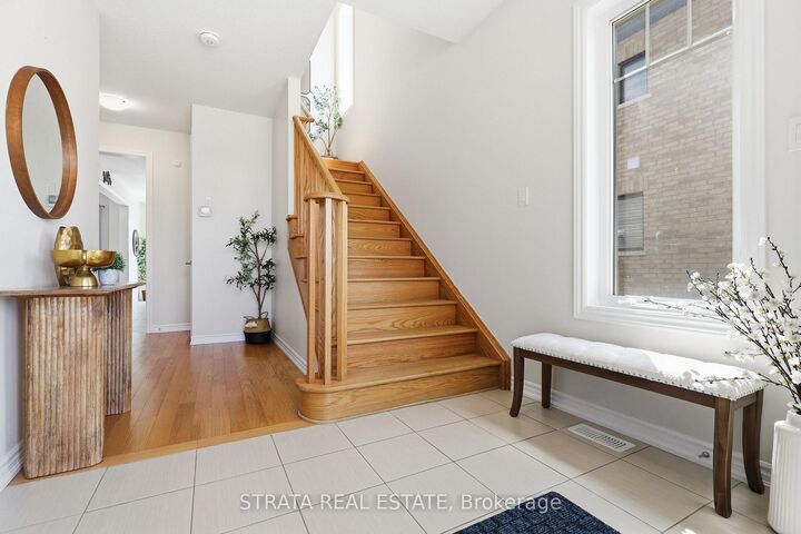 Property Photo:  182 Explorer Way  ON L2V 0K3 