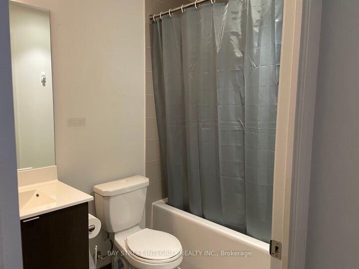 Property Photo:  50 Ann O'Reilly Road 221  ON M2J 0A8 