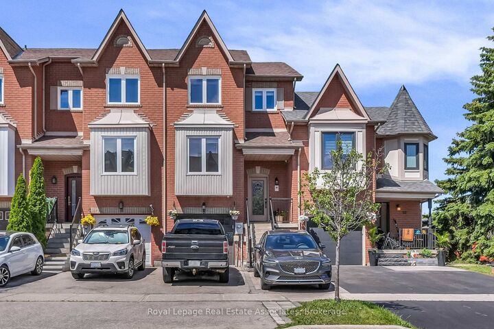 Property Photo:  8 Prestwick Avenue  ON L6A 2B6 