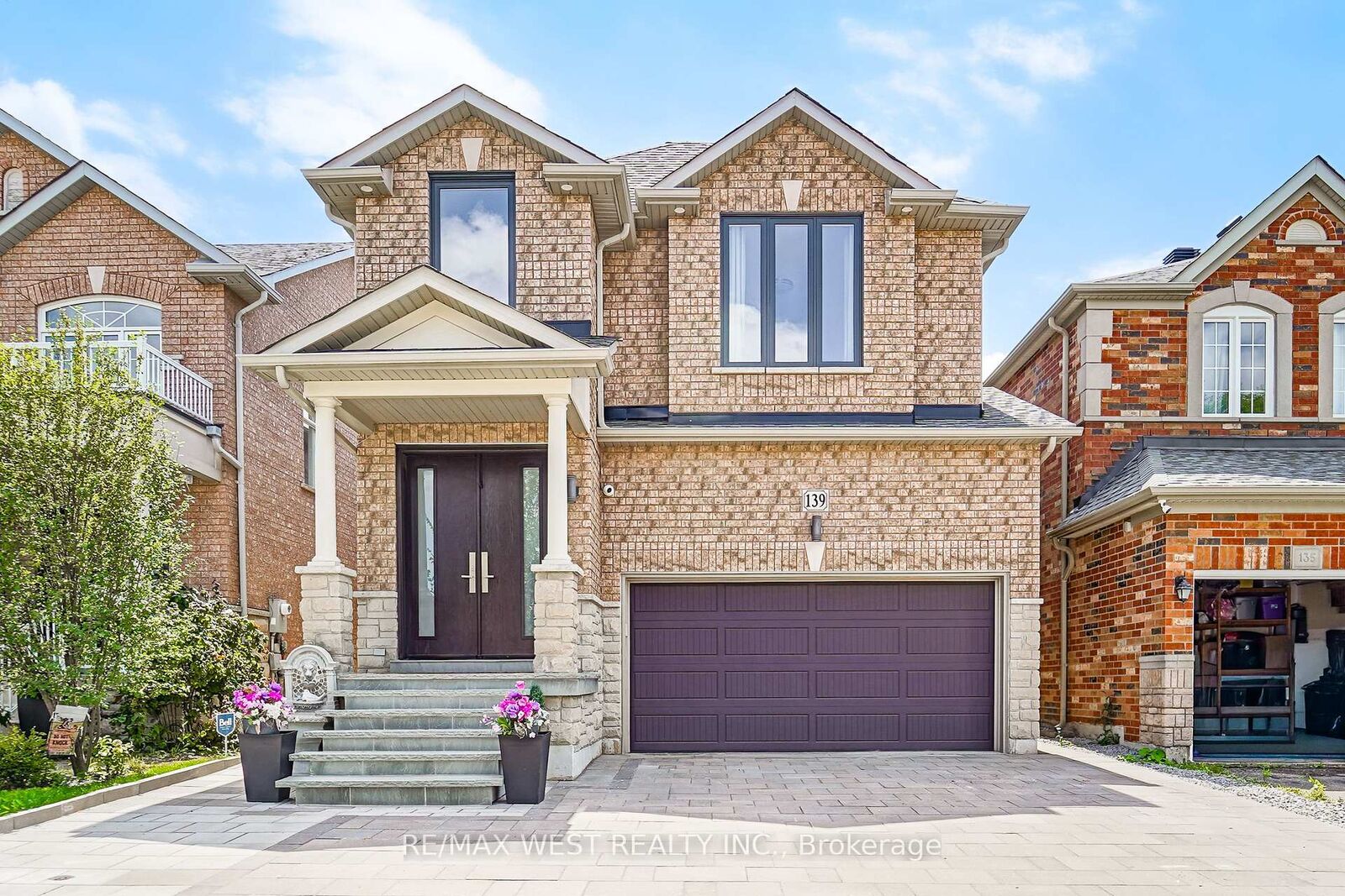 Property Photo: 139 River Ridge Boulevard ON L4G 7T7