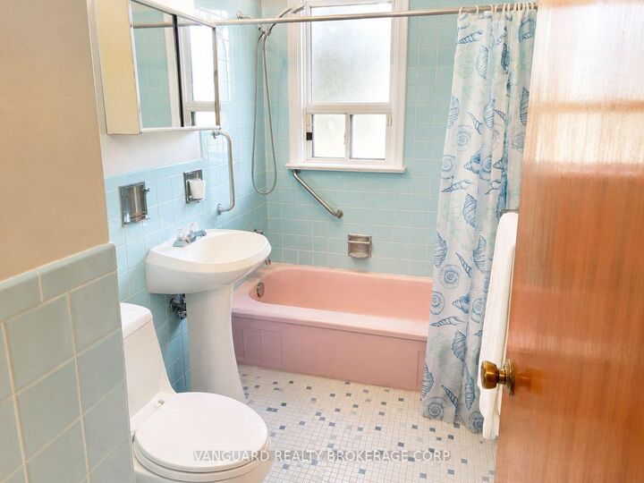 Property Photo:  43 Spalding Road  ON M3K 1J8 