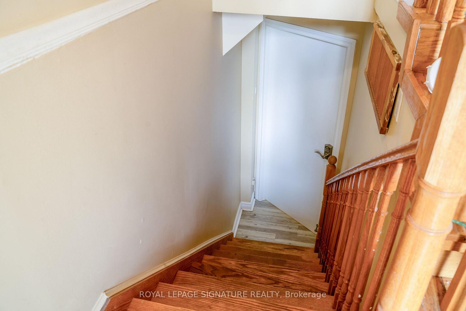 Property Photo:  180 Leyton Avenue Bsmt  ON M1L 3V6 