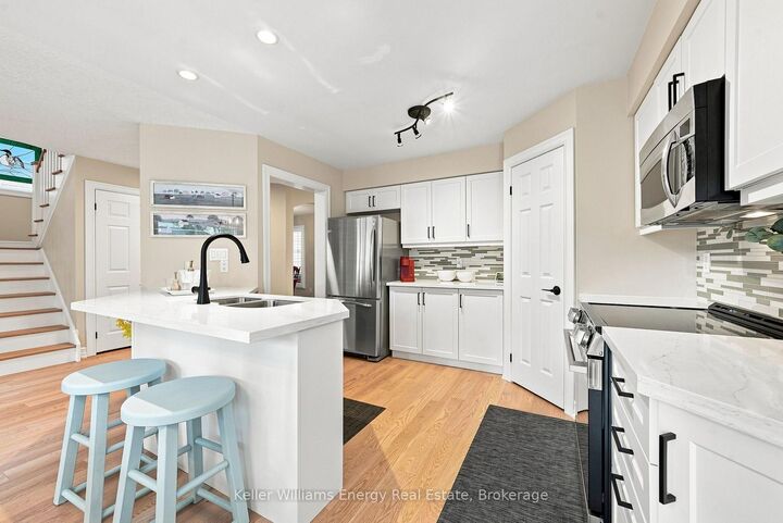 Property Photo:  442 Meadow Street  ON L1L 1C1 