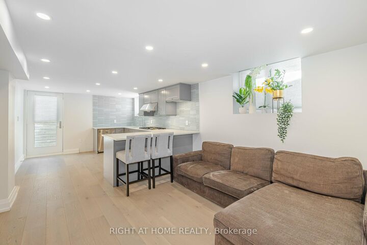Property Photo:  19 Talgarth Road  ON M9B 6H1 