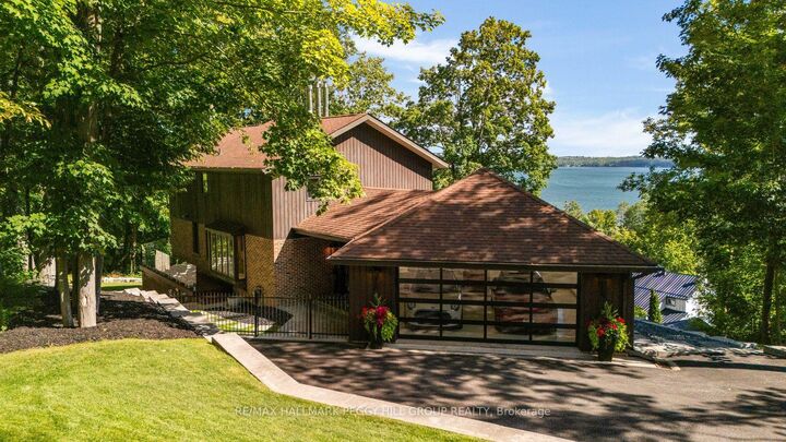 11 Crestwood Drive — photo 1