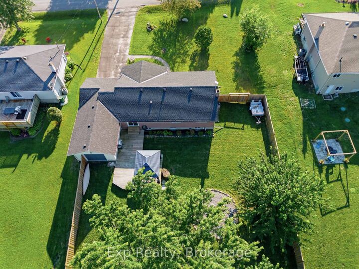 Property Photo:  57 Huntingwood Drive  ON K8N 4Z5 