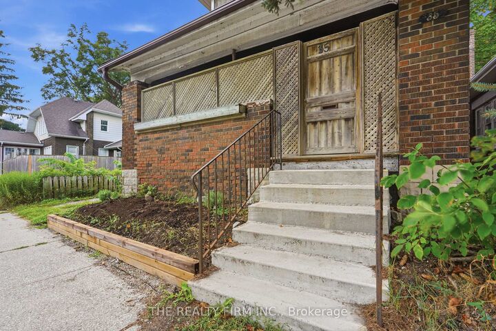 Property Photo:  35 Wharncliffe Road S  ON N6J 2J5 