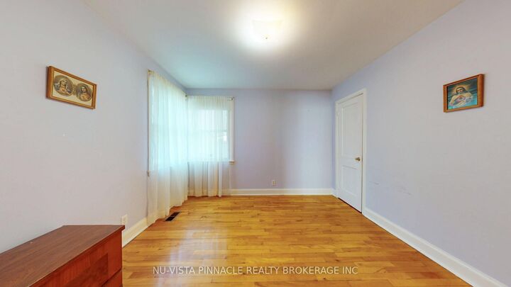 Property Photo:  656 Winblest Avenue  ON N6C 3C5 