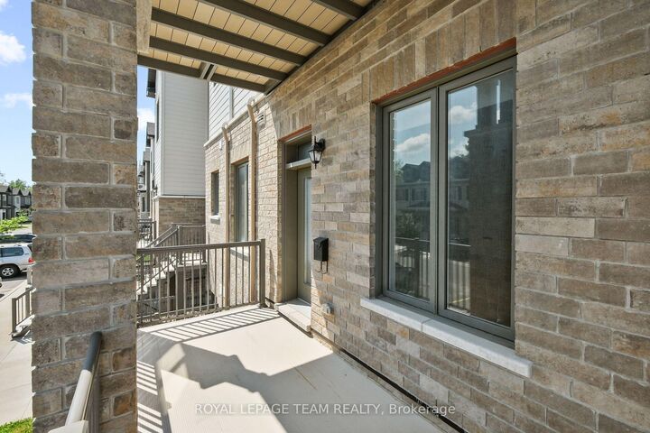Property Photo: 725 Dearborn Private F ON K1T 0W4