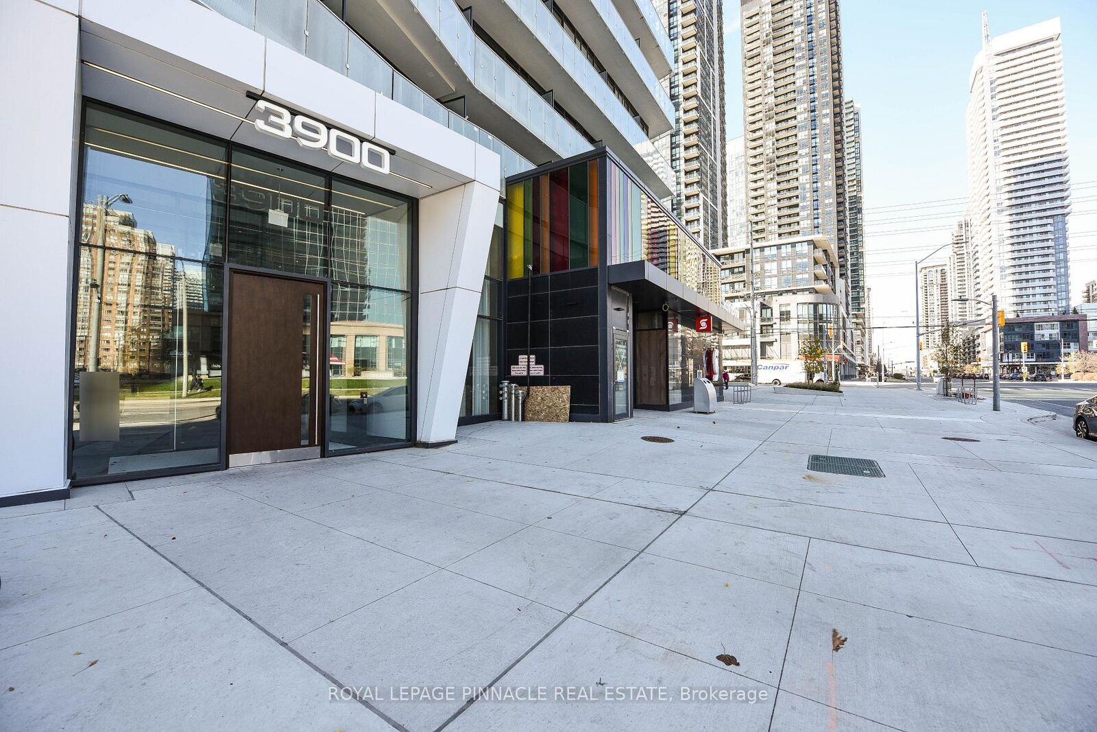 Property Photo:  3900 Confederation Parkway 2802  ON L5B 0K7 