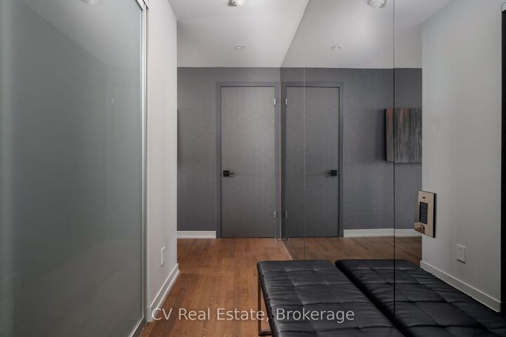 Property Photo:  95 Bathurst Street 1305  ON M5V 0H7 