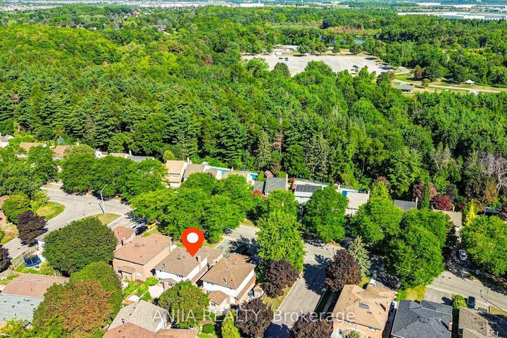 Property Photo: 77 Royal Palm Drive ON L6Z 1P2