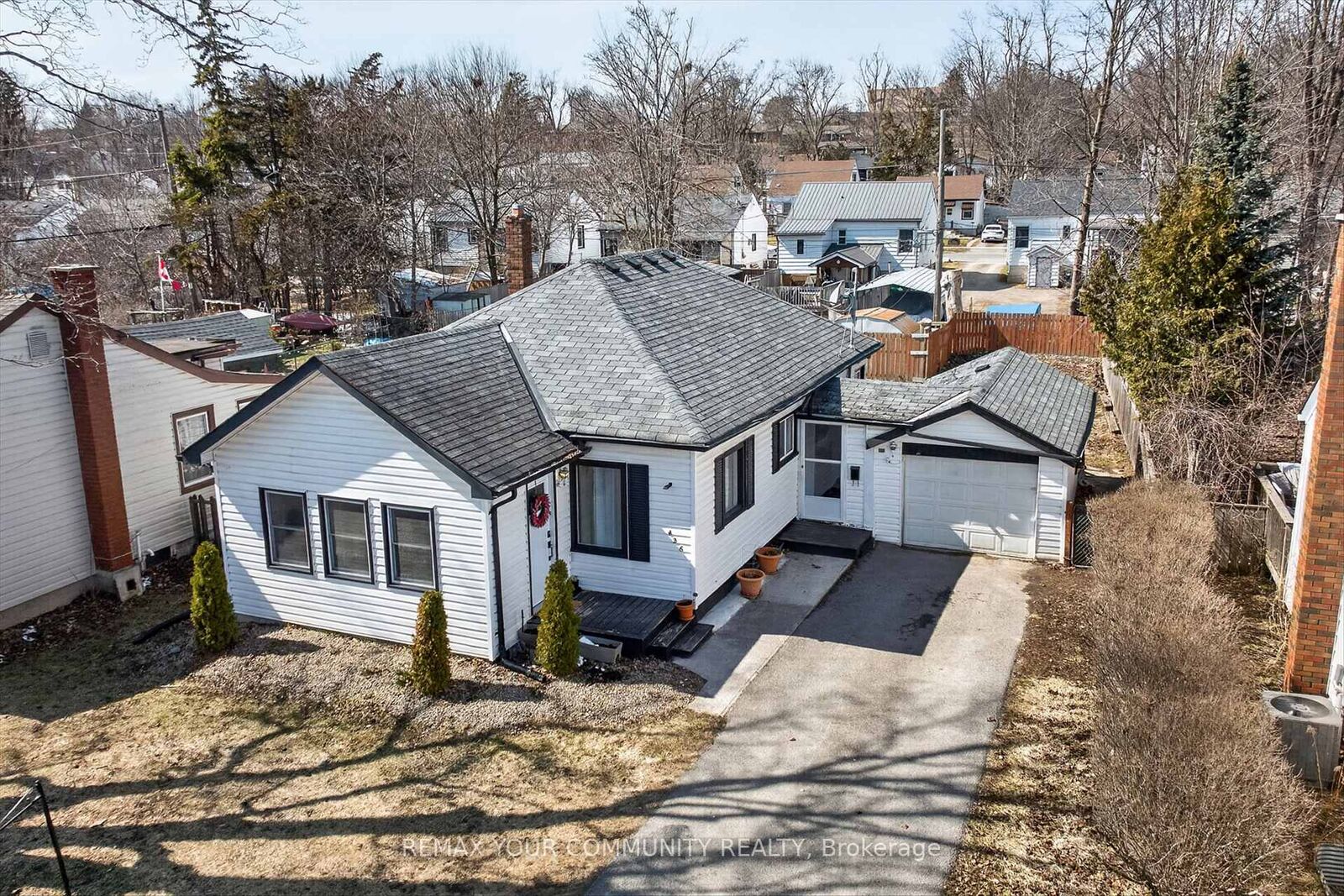 Property Photo: 426 Wolsely Street ON K9H 5A5