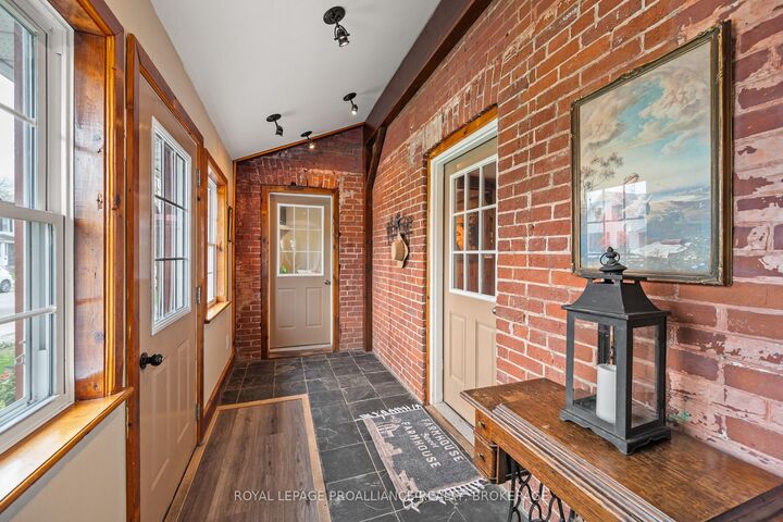 Property Photo:  277 Brock Street  ON K7G 1K5 