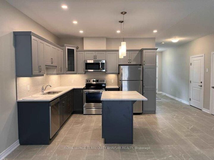 Property Photo:  45 Dorchester Boulevard 32  ON L2M 0C4 