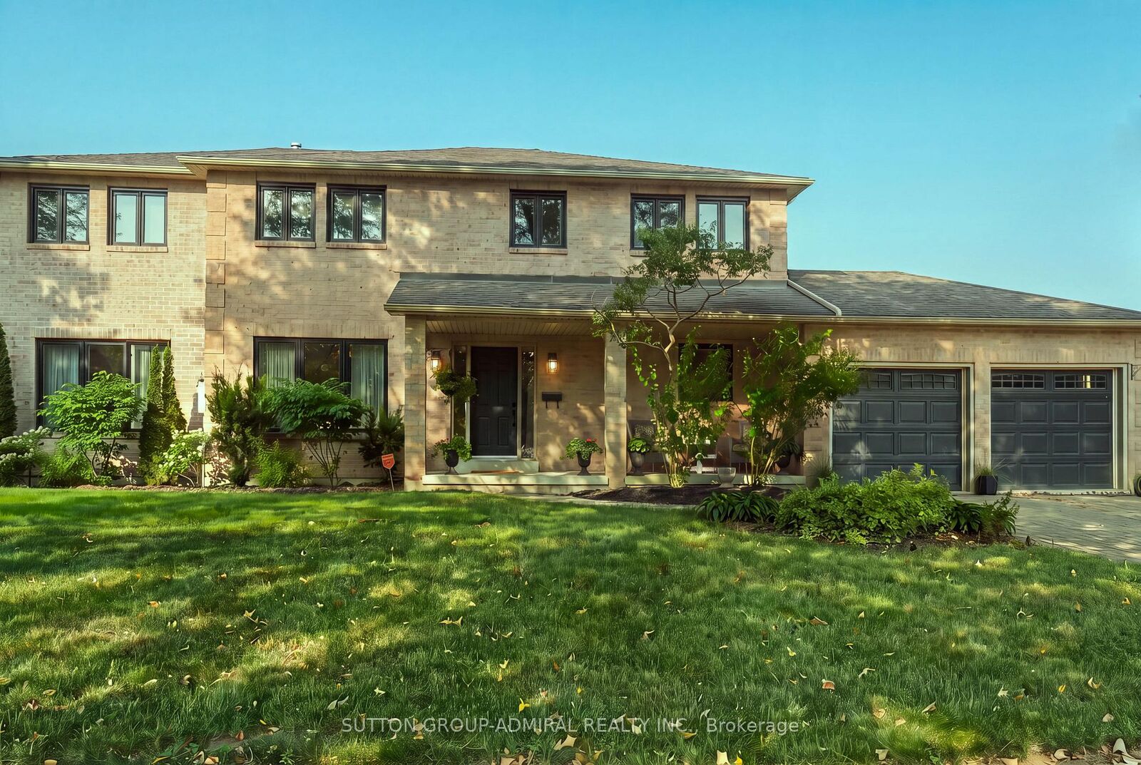 Property Photo: 90 Brillinger Street ON L4C 8Y3