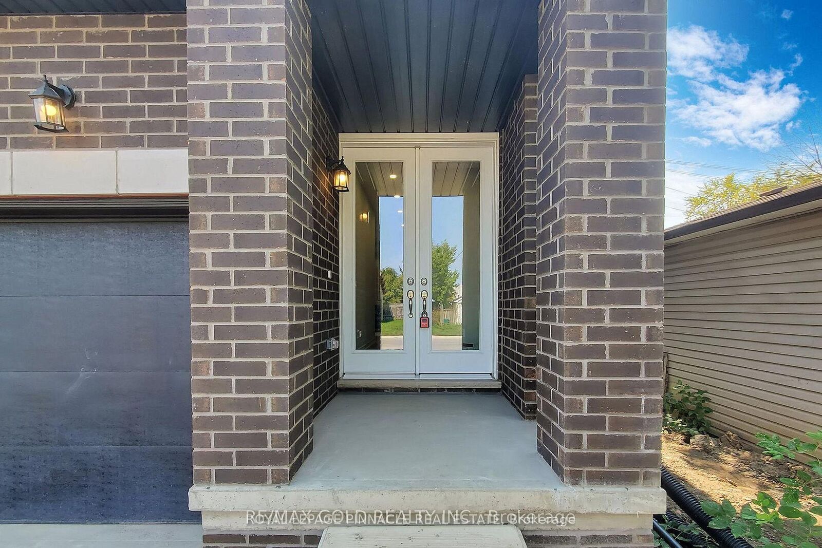 Property Photo: 127 Laugher Avenue ON L3B 0N6