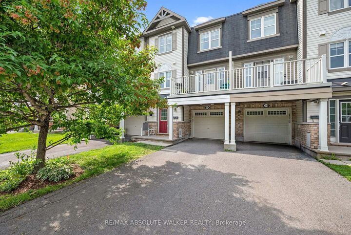 156 Sunshine Crescent — photo 1