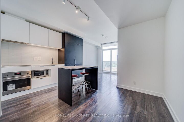 33 Helendale Avenue 601 — photo 1