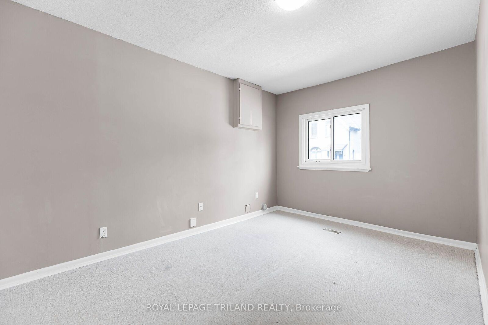 Property Photo:  35 Miles Street 1  ON N5Y 2T7 