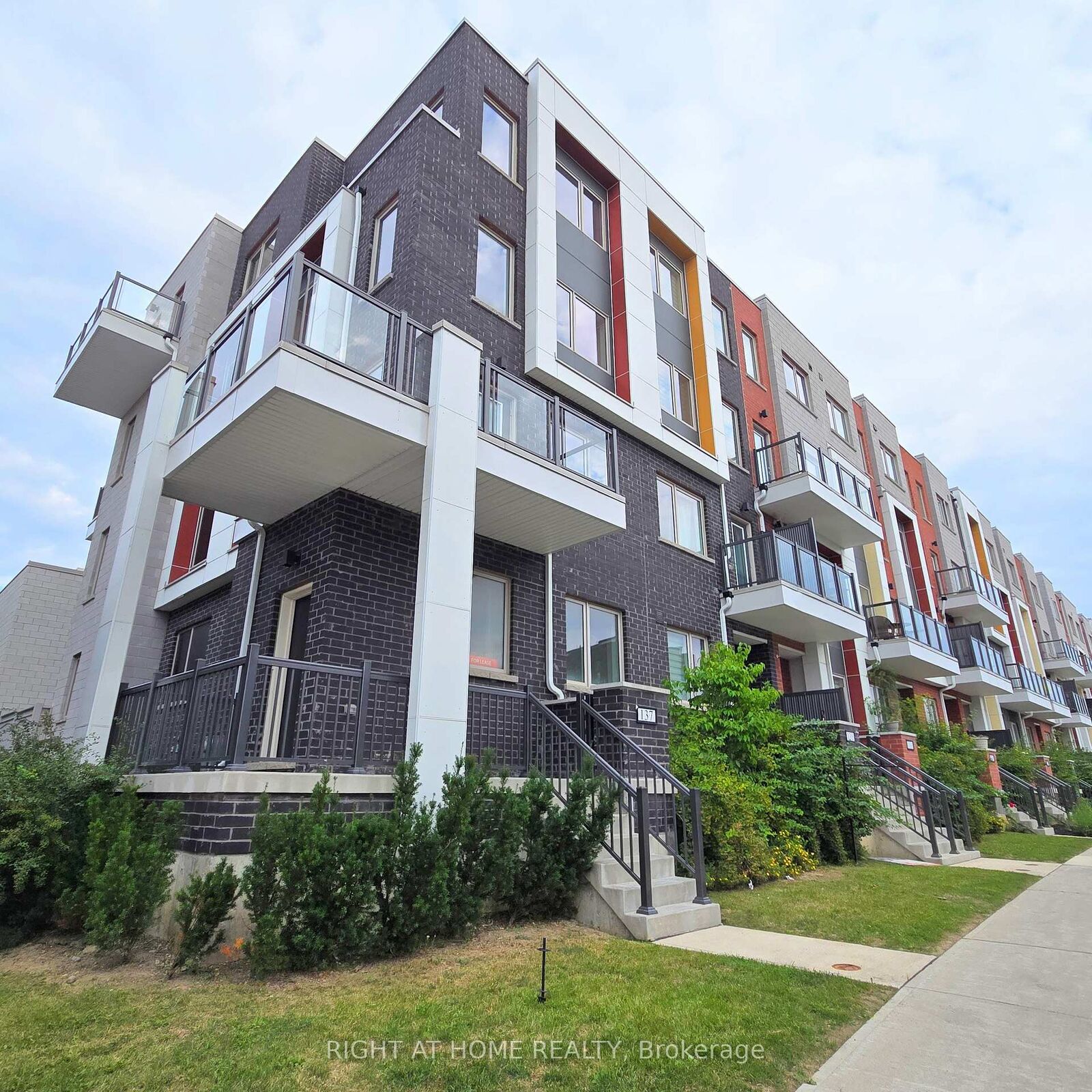 Property Photo:  137 Frederick Tisdale Drive #Lower/Main Unit  ON M3K 2B8 