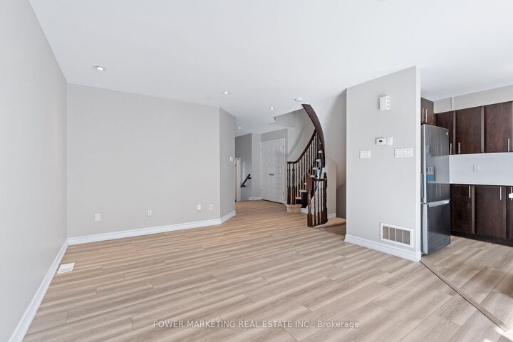 Property Photo: 245 Silvermoon Crescent ON K4A 0P8
