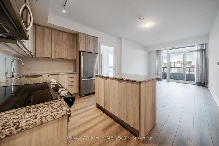 Property Photo:  10 Gatineau Drive 1004  ON L4J 0L2 
