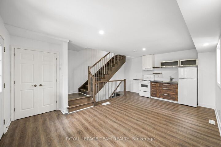 Property Photo:  253 Deschamps Avenue  ON K1L 5Z2 