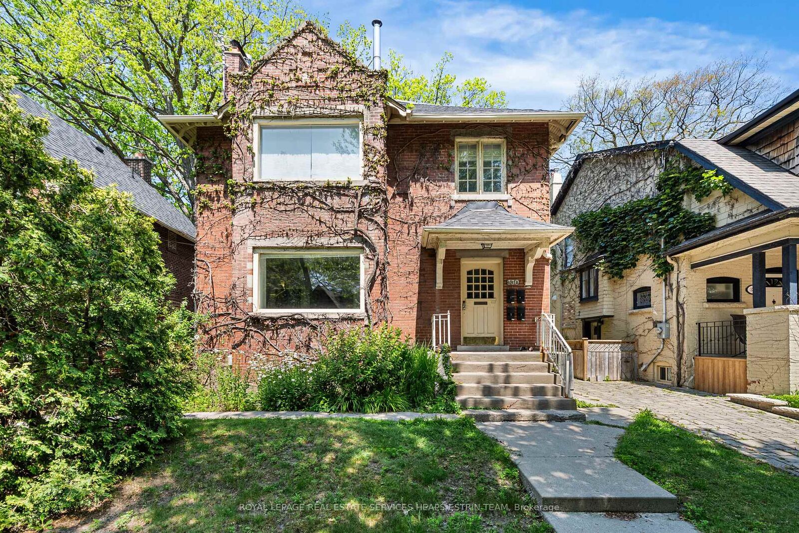 Property Photo:  330 St Clair Avenue E Lower  ON M4T 1P4 