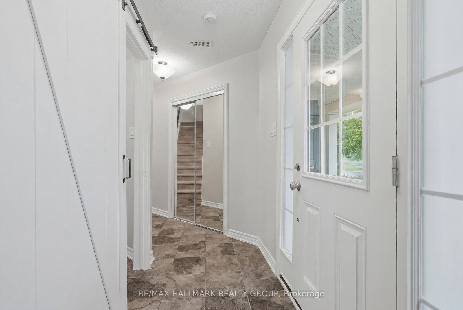 Property Photo:  588 Foxlight Circle  ON K2M 0L9 