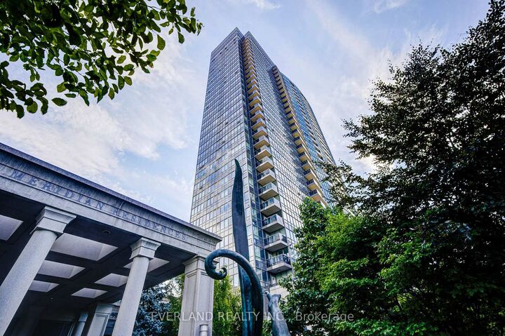 Property Photo: 15 Greenview Avenue 707 ON M2M 4M7
