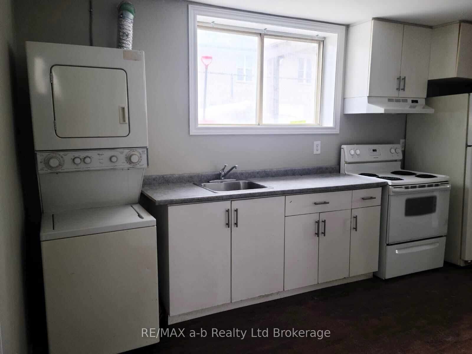 Property Photo:  44 Stanley Street 3  ON N6C 1B1 