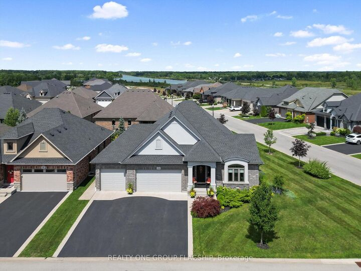 Property Photo: 104 Berwick Trail ON L3B 0C8