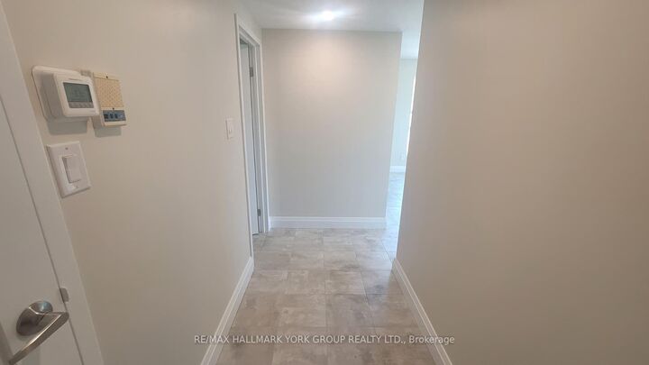 Property Photo:  14 Wellington Street E 310  ON L4G 1H5 