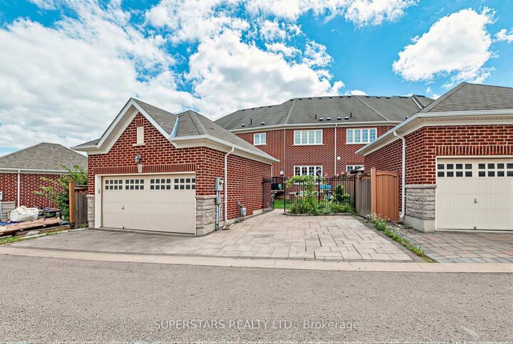 Property Photo: 239 Angus Glen Boulevard ON L6C 0K1