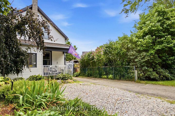 Property Photo:  99 Dufferin Street  ON N5A 2G7 