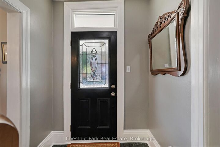 Property Photo:  755 4th Avenue E  ON N4K 2N5 