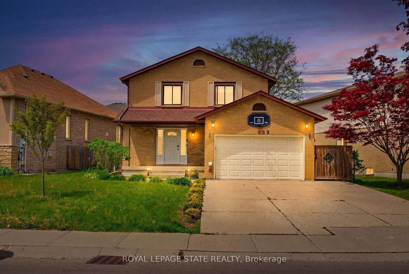 Property Photo:  459 Dicenzo Drive  ON L9B 2C4 