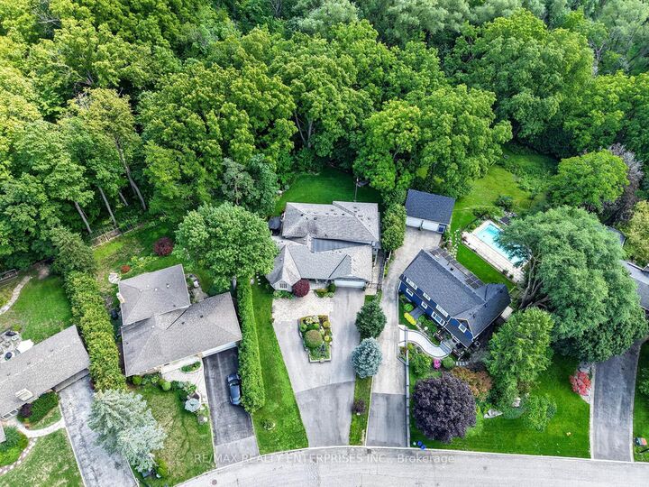 11 Christman Court — photo 1