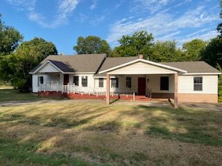 Property Photo:  401 N Washington Avenue  OK 74467 
