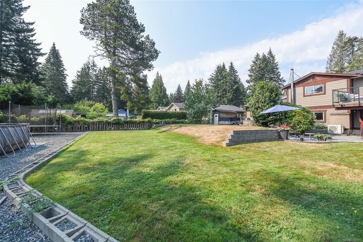 Property Photo: 1530 Grayling Dr BC V9M 3Z7