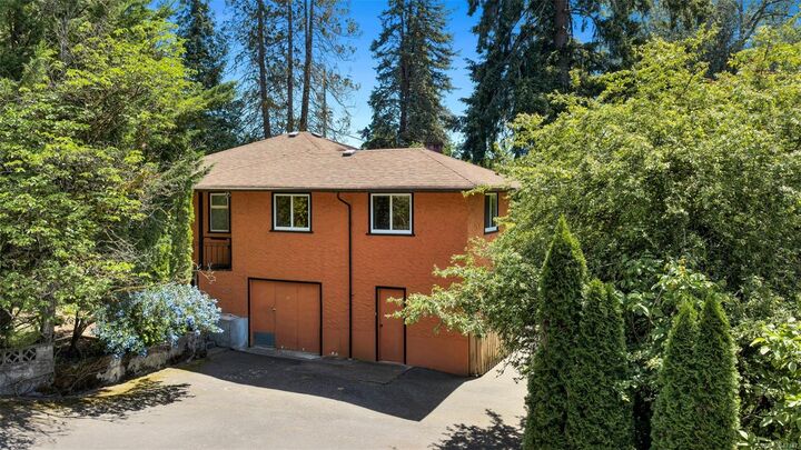 Property Photo: 6182 Grieve Rd BC V9L 2H1
