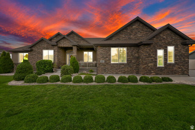 Property Photo: 585 E Coach Ln UT 84029