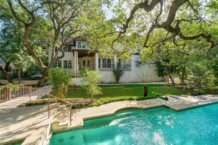 Property Photo:  2900 Meandering River Court  TX 78746 