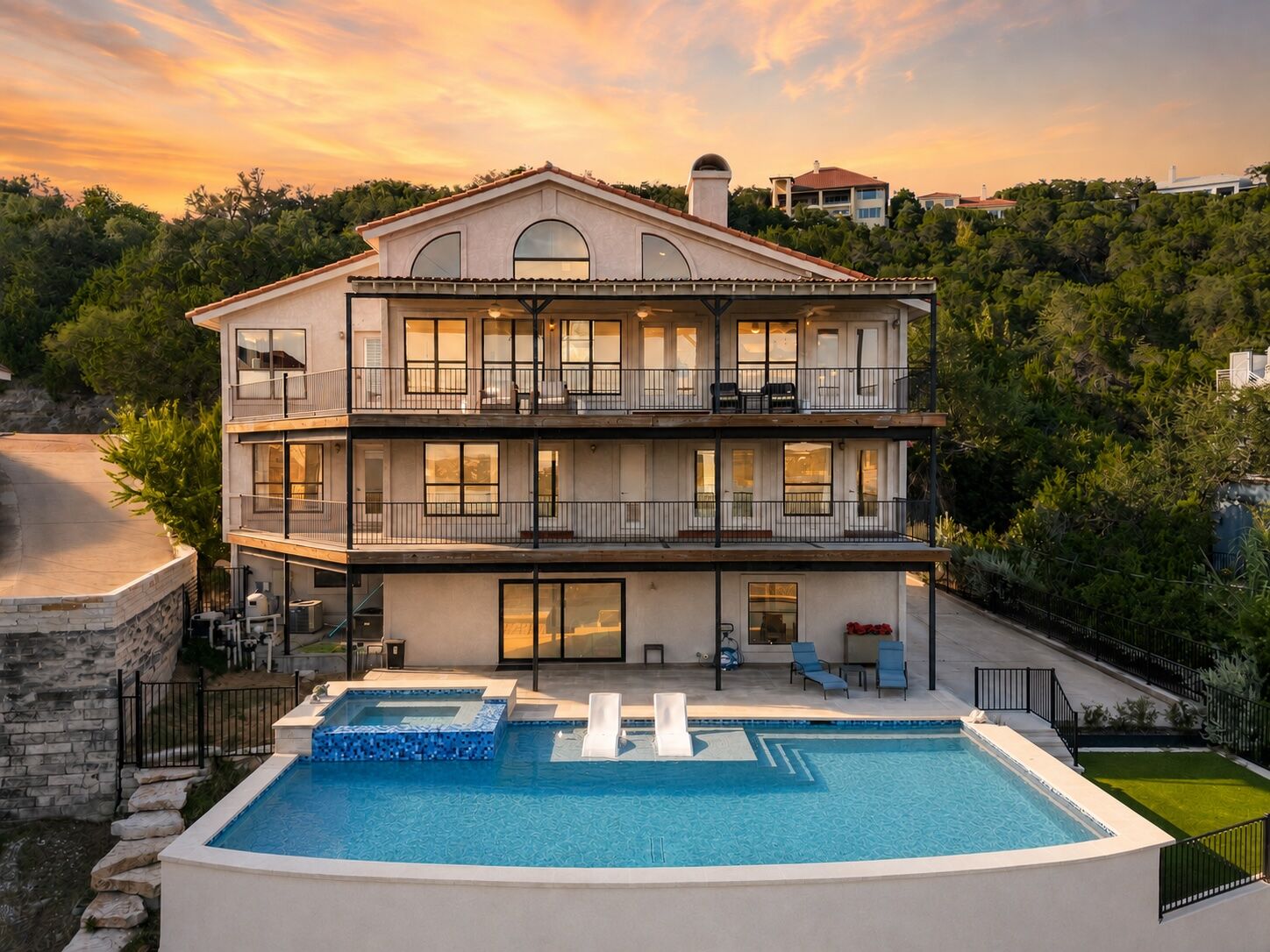 Property Photo:  13805 Skyline Drive  TX 78732 