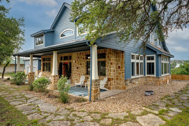 Property Photo:  10512 Lake Park Drive  TX 78620 