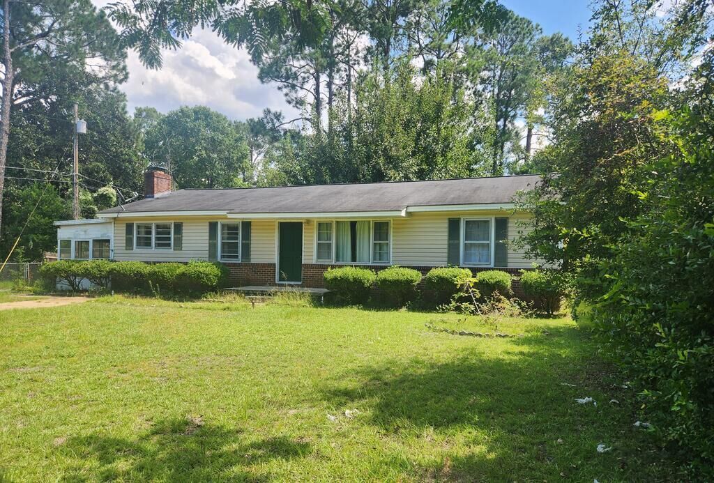 Property Photo: 900 17th Avenue GA 31701