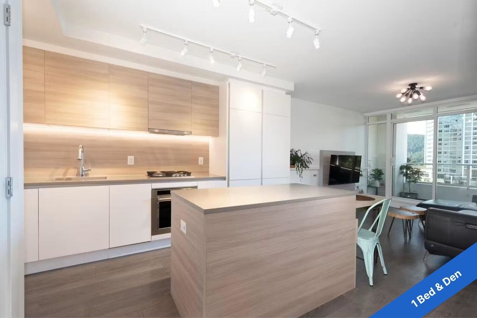 Property Photo: 657 Whiting Way 610 BC V3J 0J6
